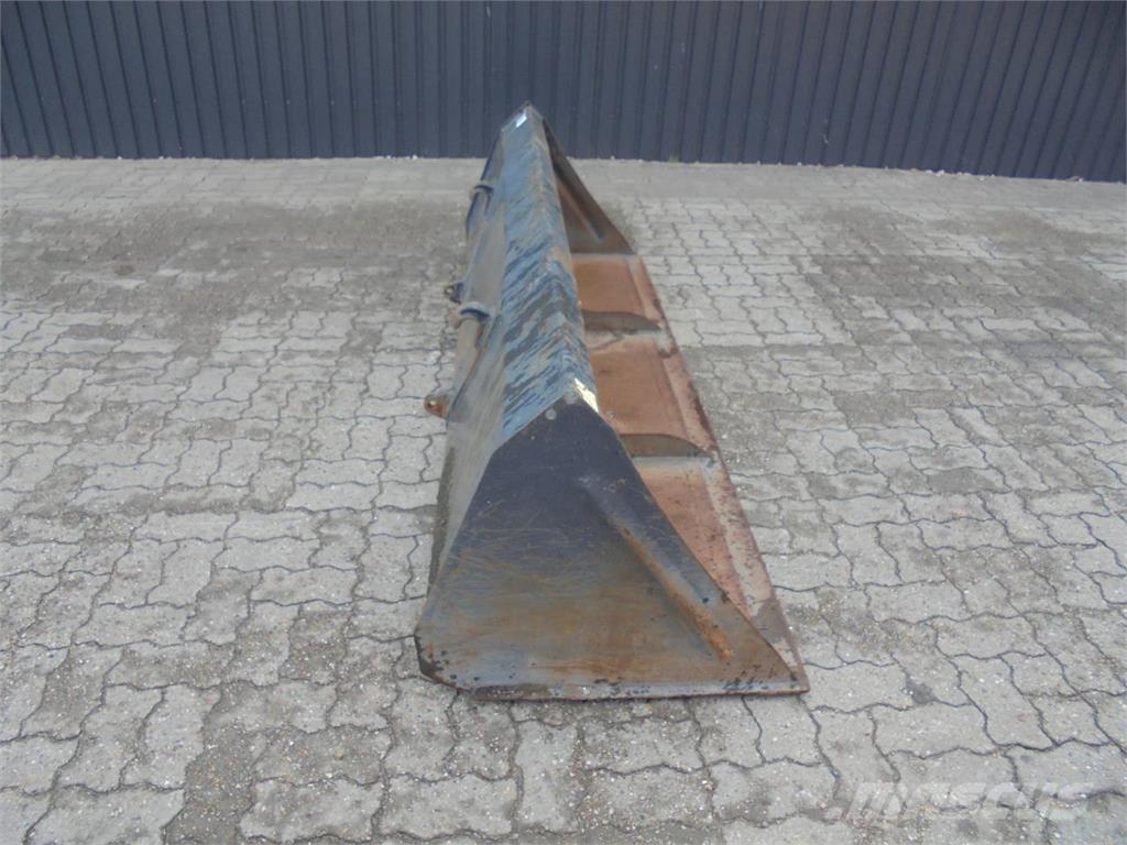 Hauer 2,4 M Alte accesorii tractor