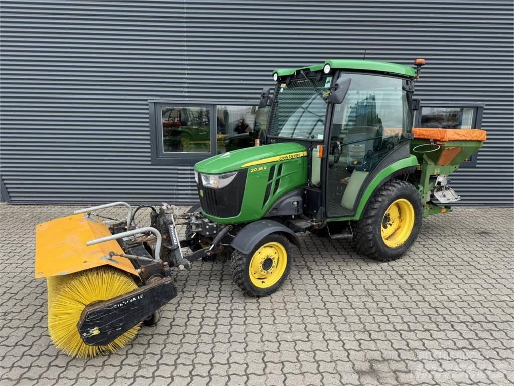 John Deere 2036R Tractoare compacte
