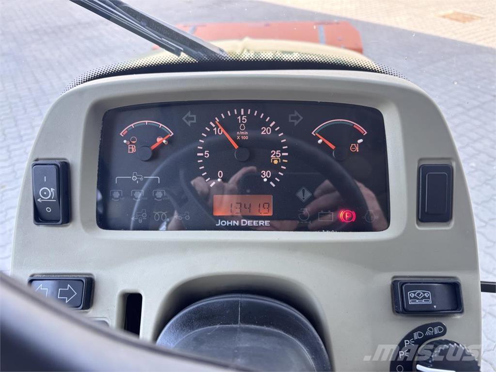 John Deere 3720 Tractoare compacte