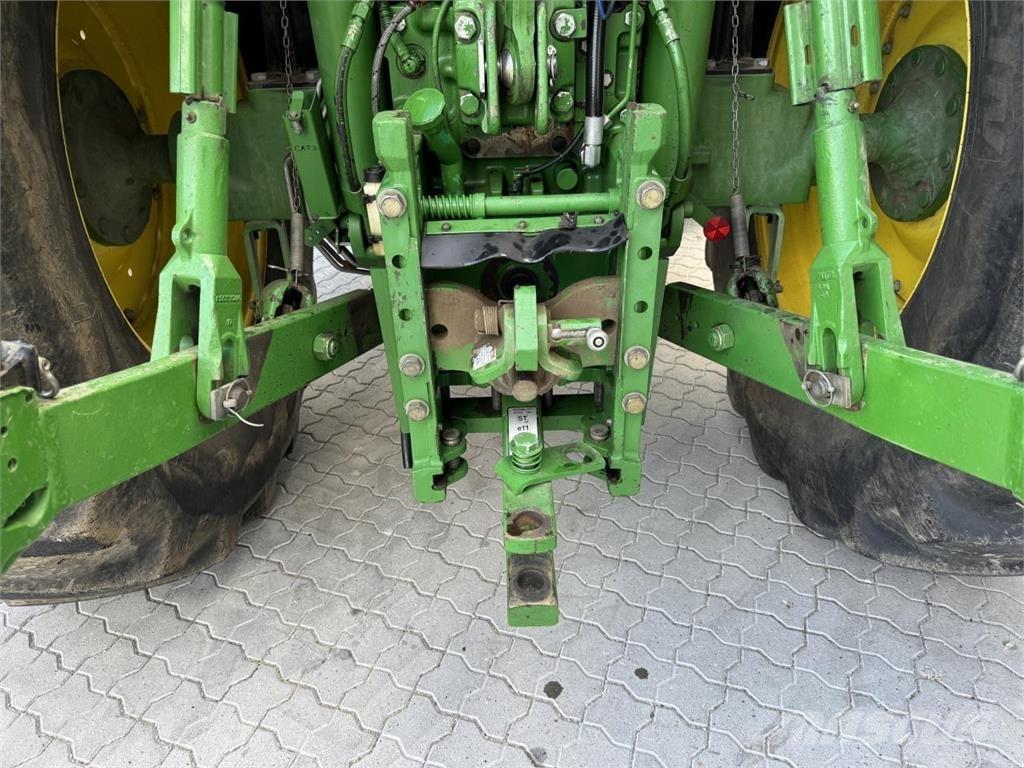 John Deere 6210R Tractoare