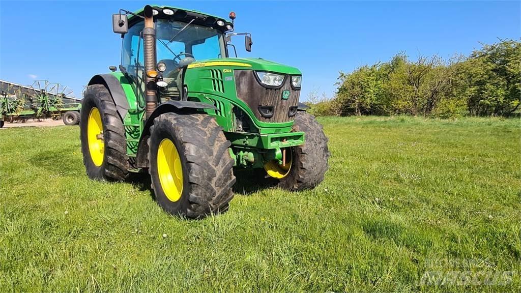 John Deere 6210R Tractoare