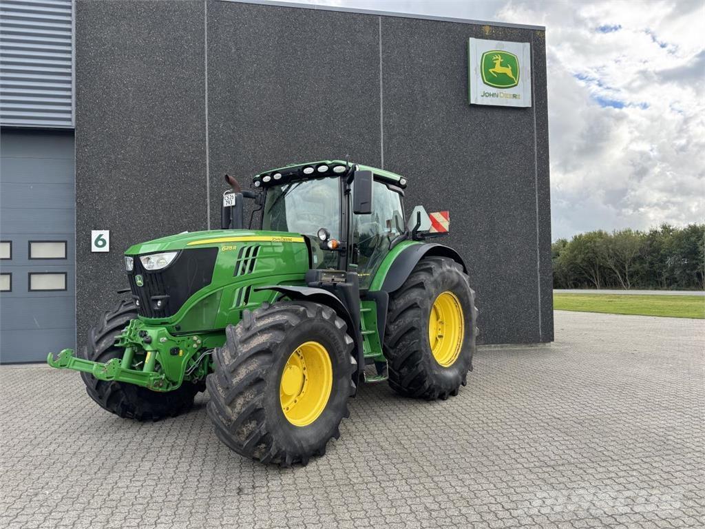 John Deere 6215R Tractoare