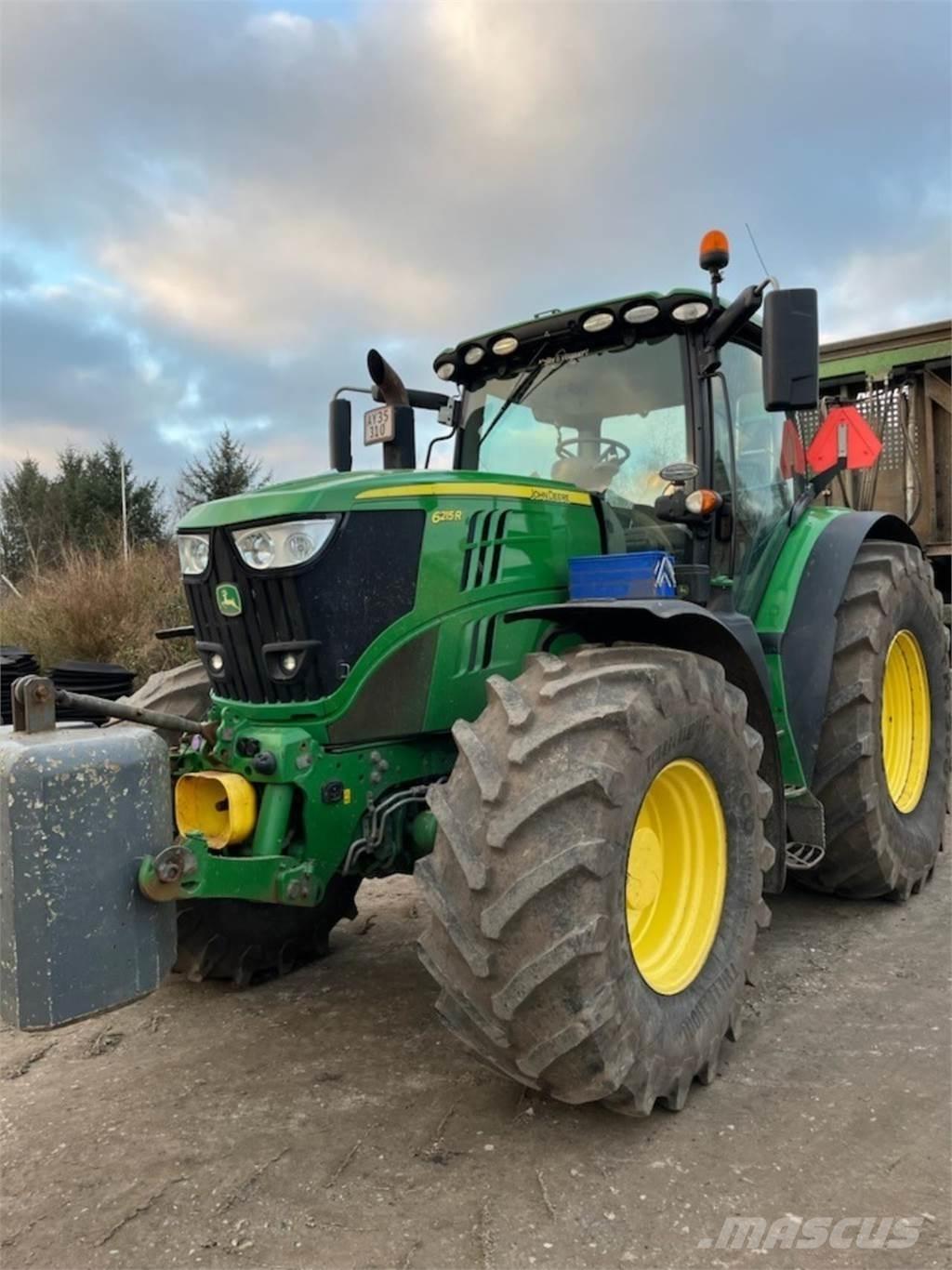 John Deere 6215R Tractoare