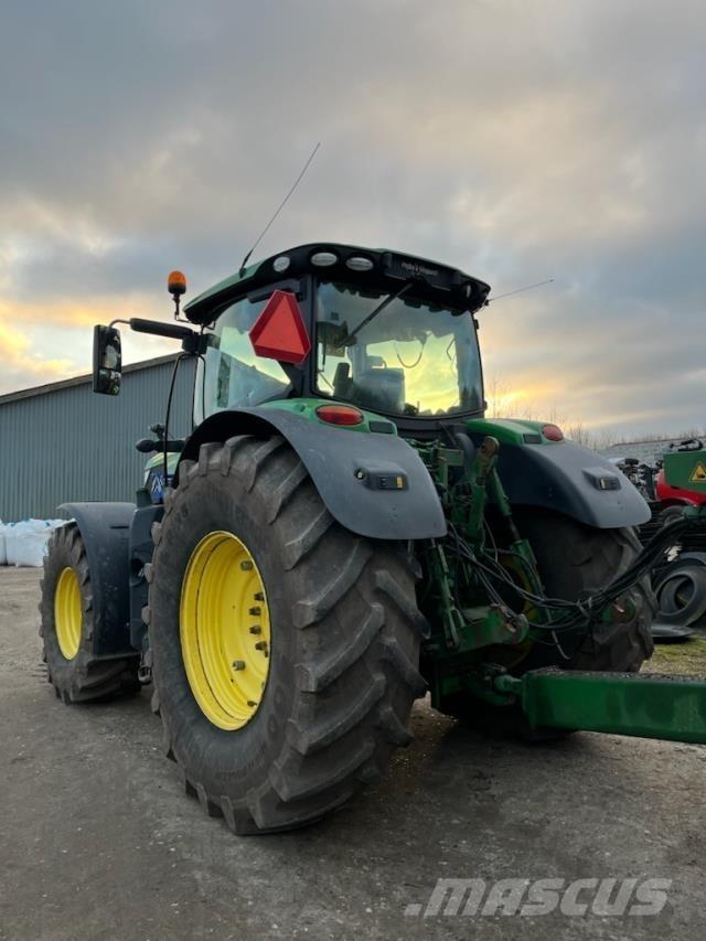 John Deere 6215R Tractoare