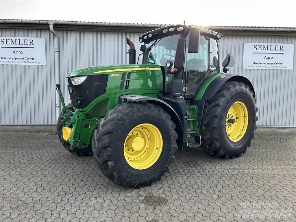 John Deere 6250R Tractoare