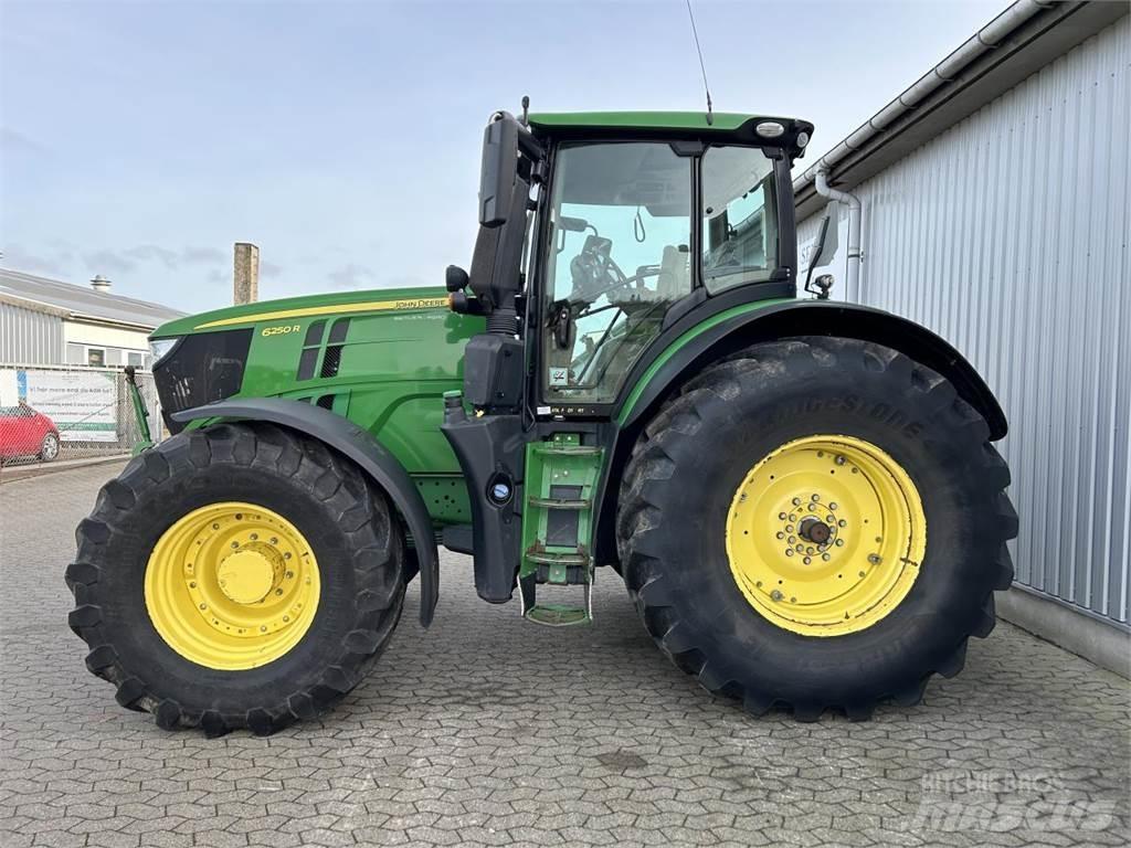 John Deere 6250R Tractoare