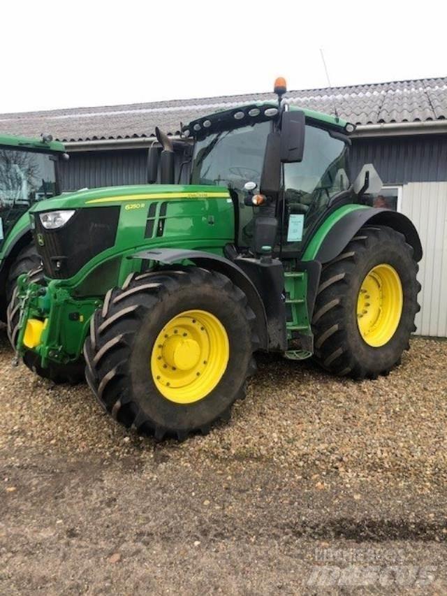 John Deere 6250R Tractoare