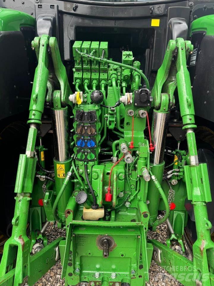 John Deere 6250R Tractoare