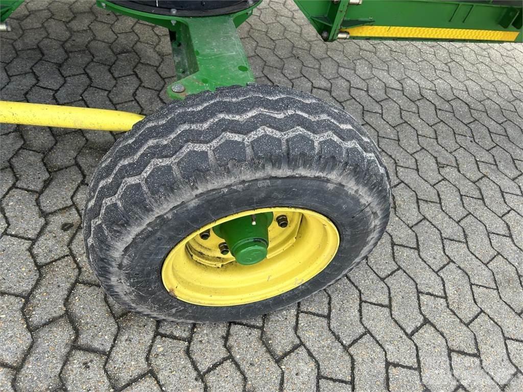 John Deere 640D Combine capete pentru culegatoare