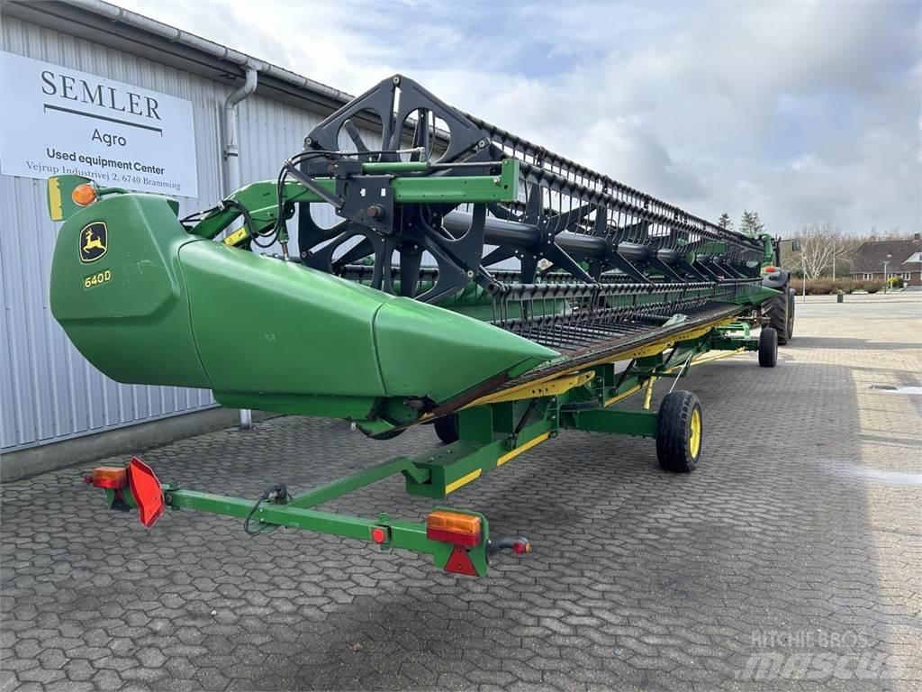 John Deere 640D Combine capete pentru culegatoare