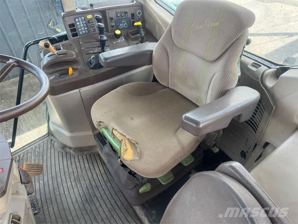 John Deere 6820 Tractoare