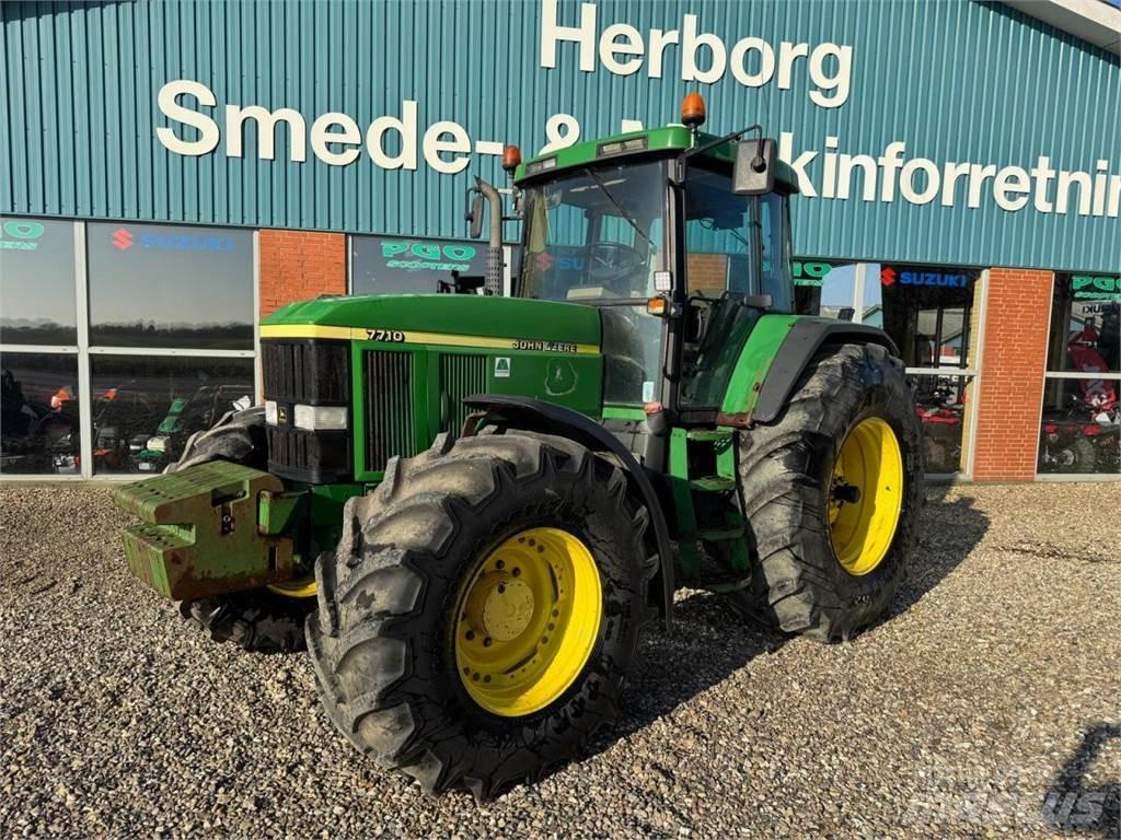 John Deere 7710 Tractoare