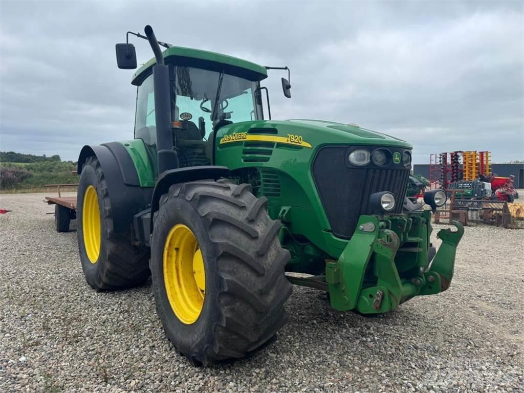 John Deere 7920 Tractoare