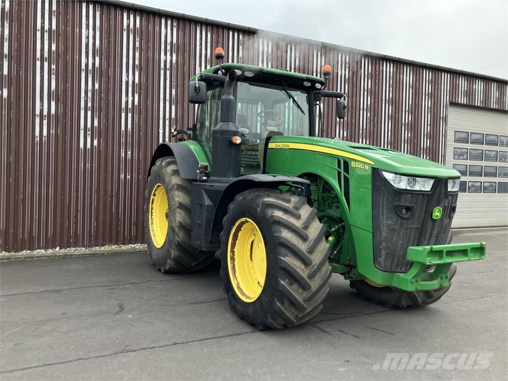 John Deere 8320R Tractoare