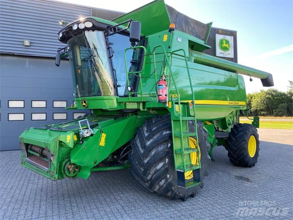 John Deere C670 Combine de secerat