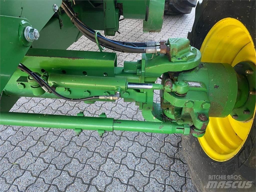 John Deere C670 Combine de secerat