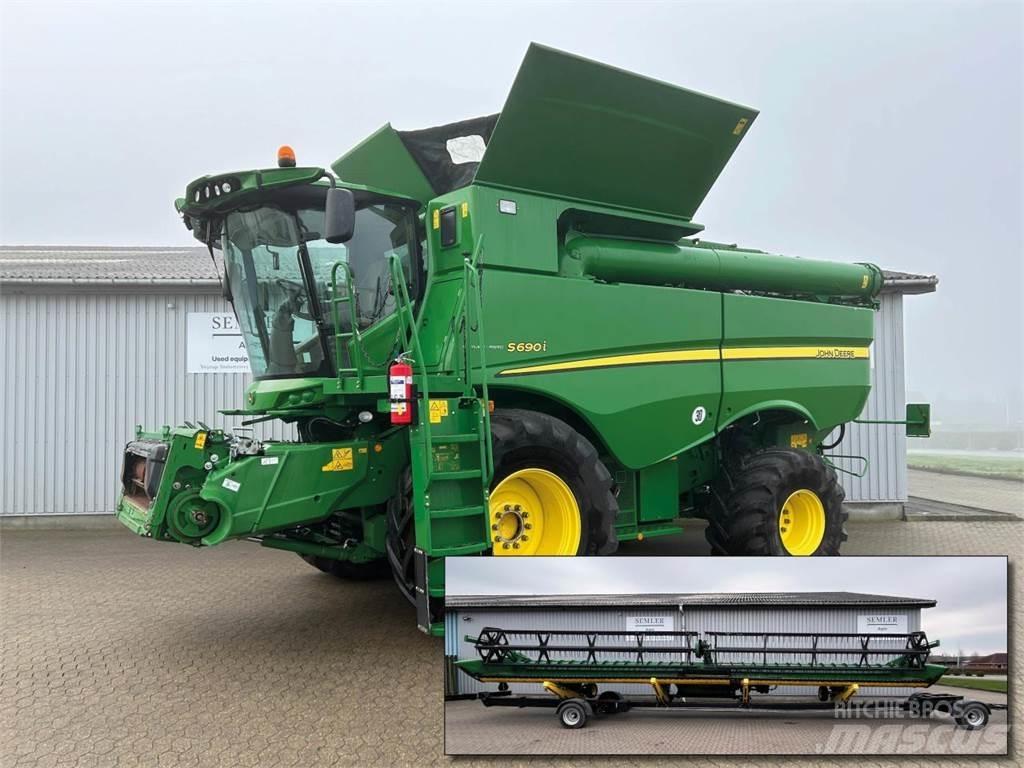 John Deere S690 Combine de secerat