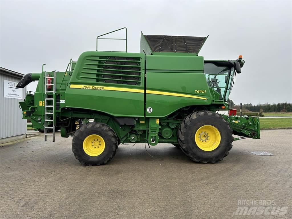 John Deere T670 Combine de secerat