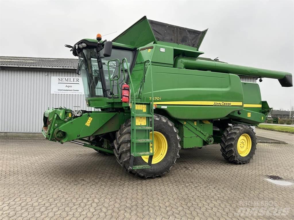 John Deere T670 Combine de secerat