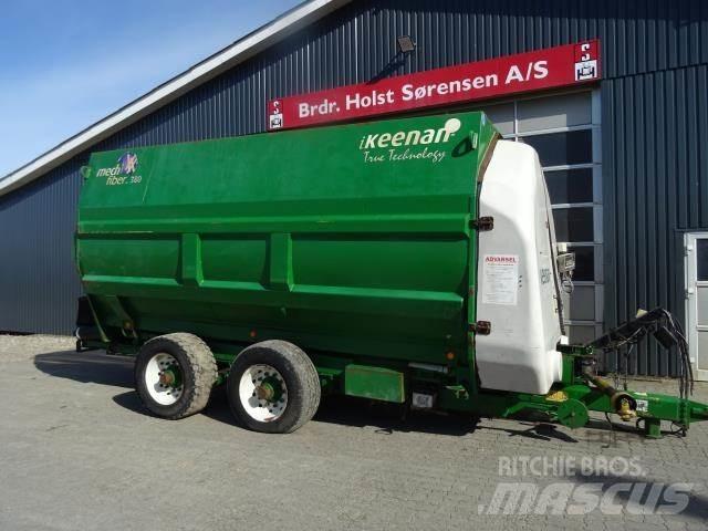 Keenan MF 380 vagoane de furaj