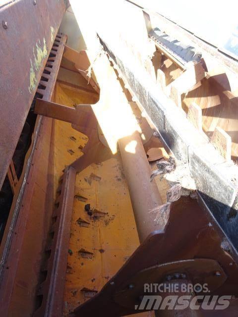 Keenan MF 380 vagoane de furaj