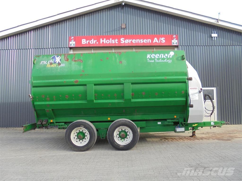 Keenan MF380 vagoane de furaj