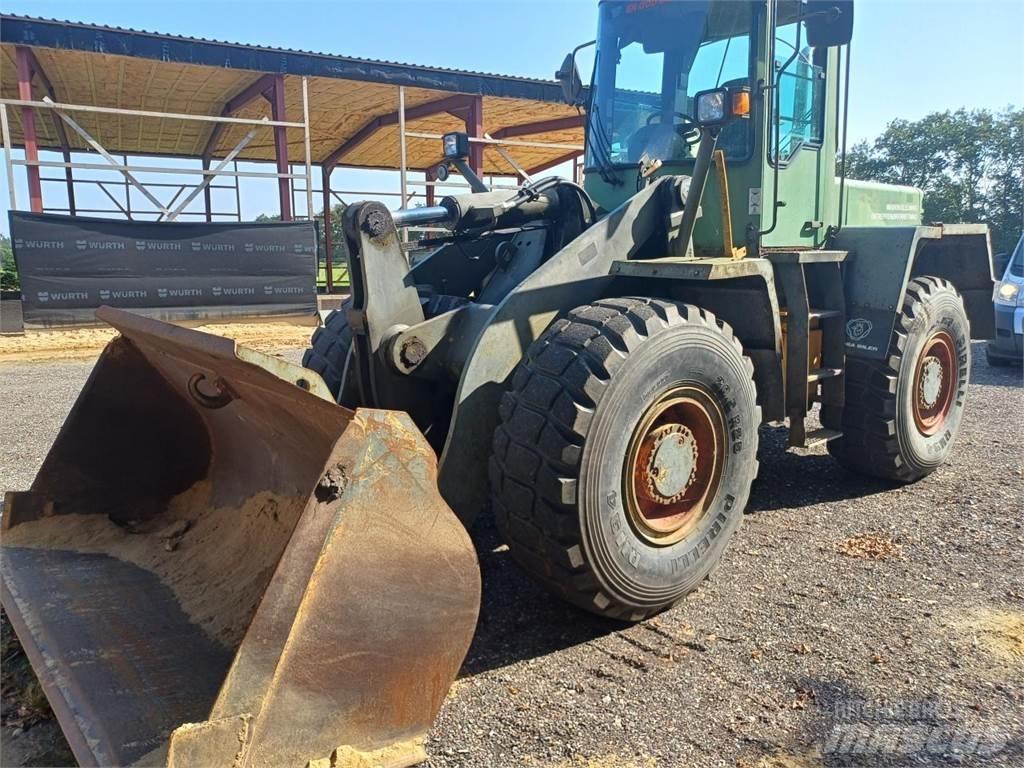 Komatsu WA270 Incarcator pe pneuri