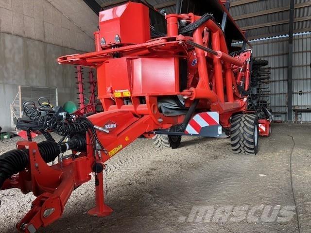 Kuhn FC 13460 RA Utilaj de răvăşit fân