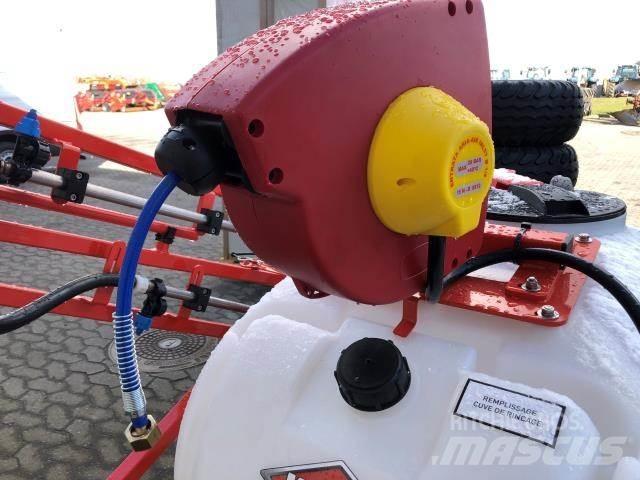 Kuhn P300 Utilaje întreţinere terenuri - Altele