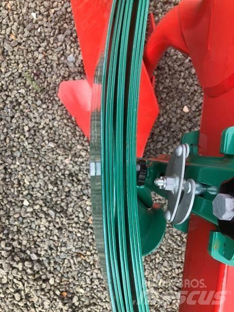 Kverneland 3300S Pluguri reversibile