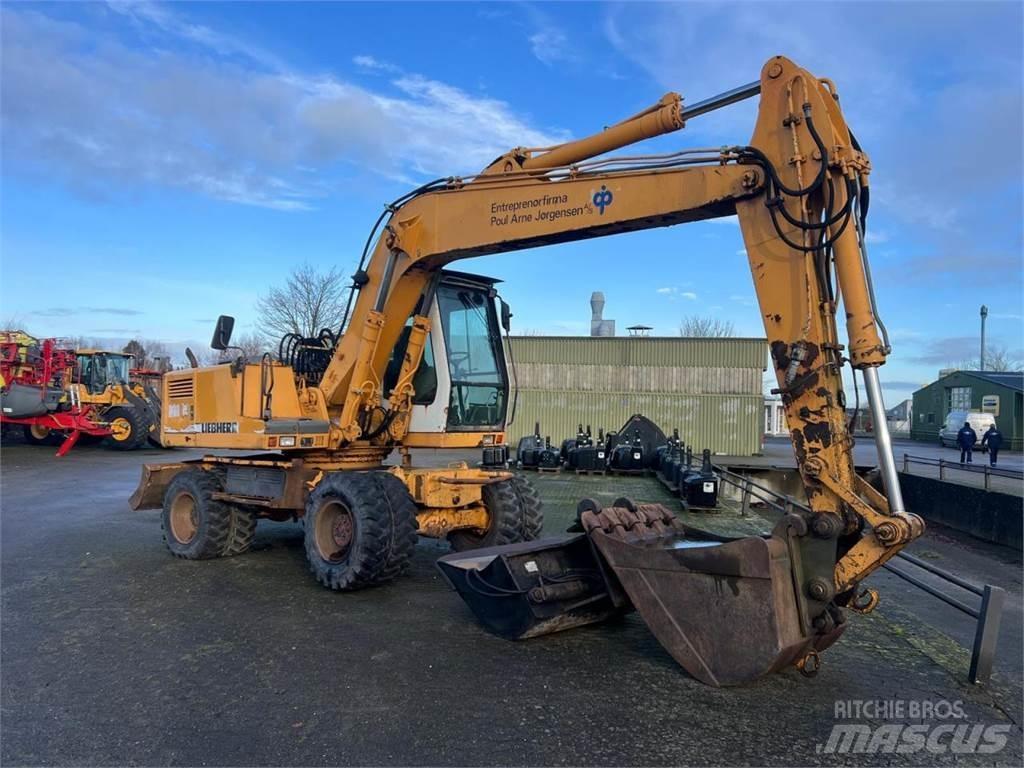 Liebherr 902 Excavatoare cu roti