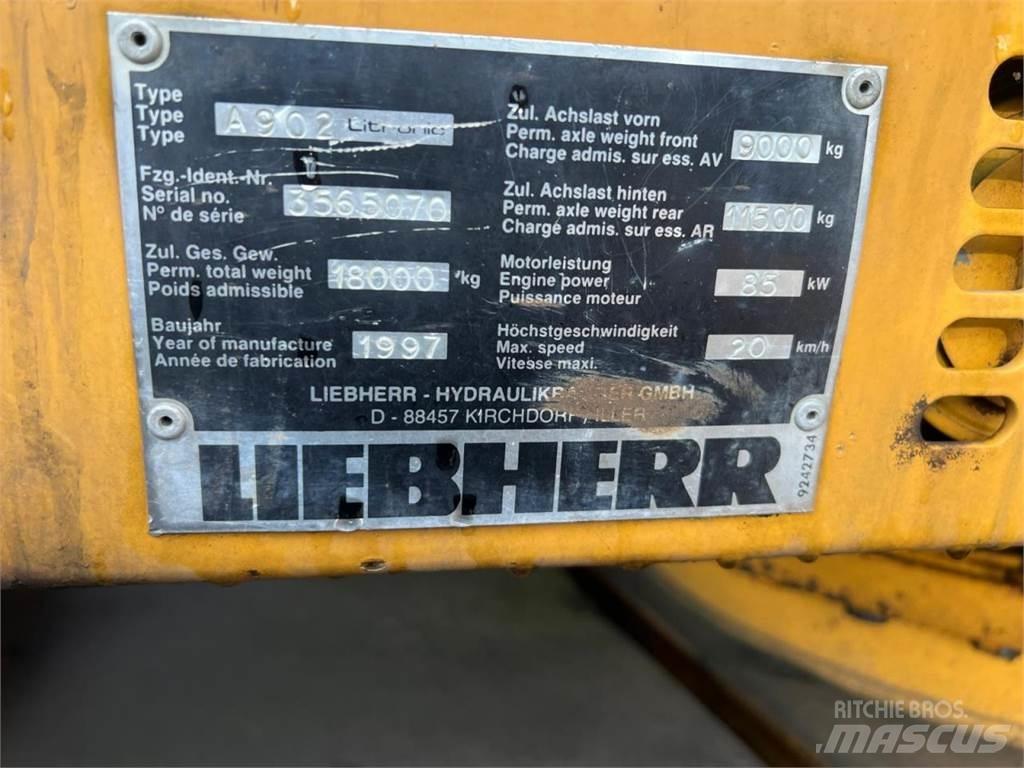 Liebherr 902 Excavatoare cu roti