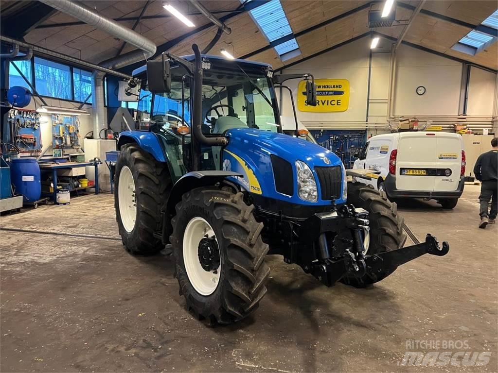 New Holland T5030 Tractoare