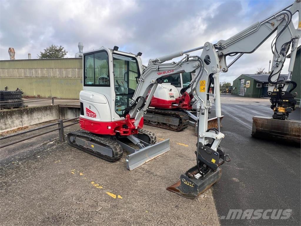 Takeuchi TB325R Mini excavatoare < 7t