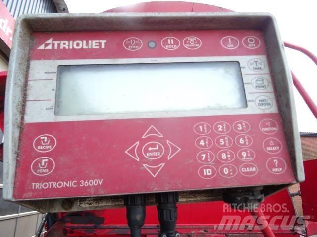 Trioliet 3000-3 vagoane de furaj