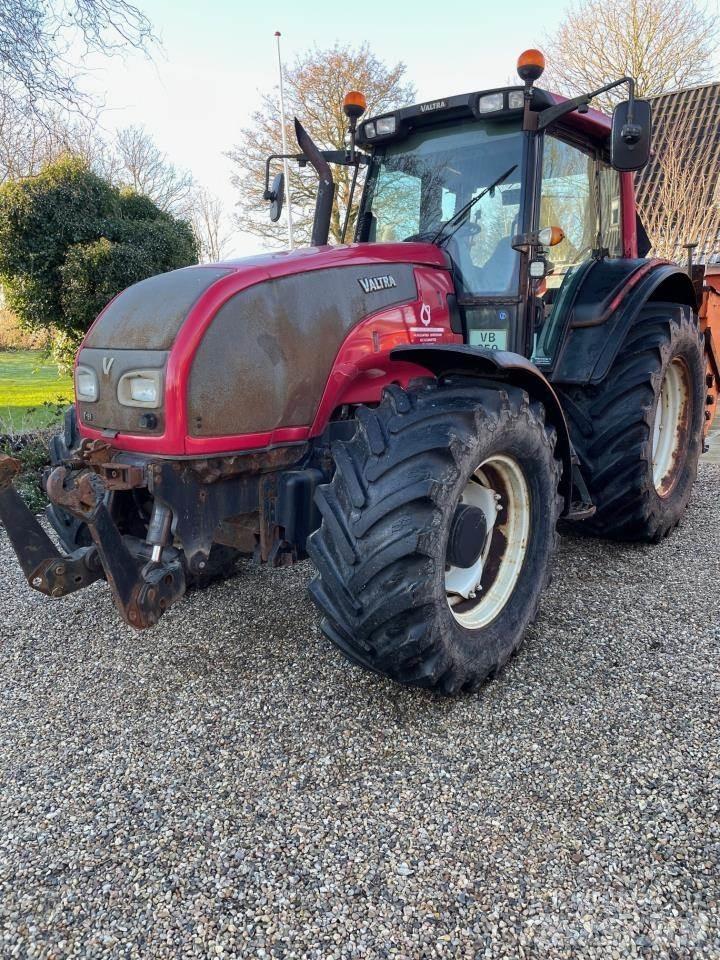 Valtra T151 Tractoare