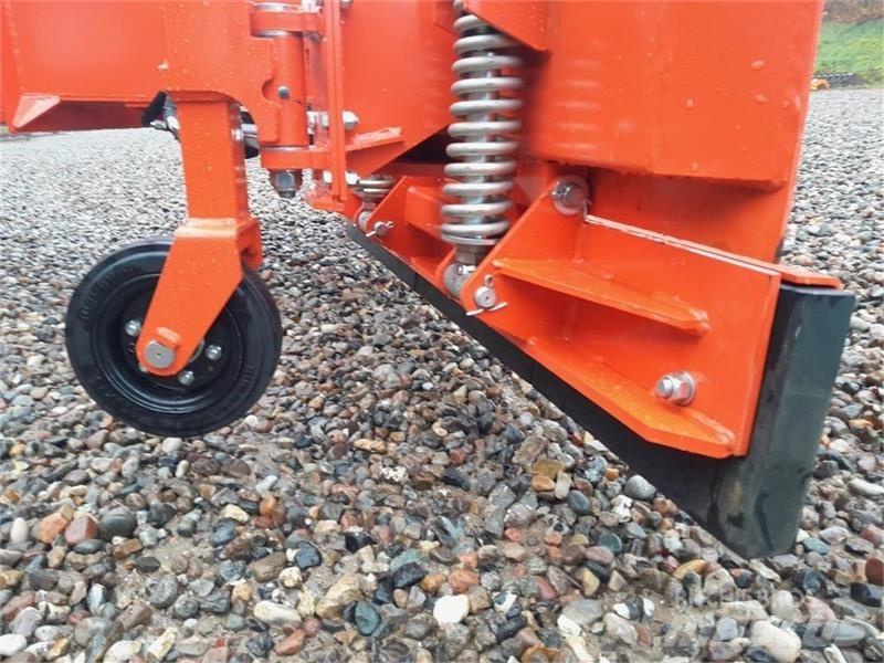  - - -  BOXER AGRI Lame pentru dezapezire si pluguri