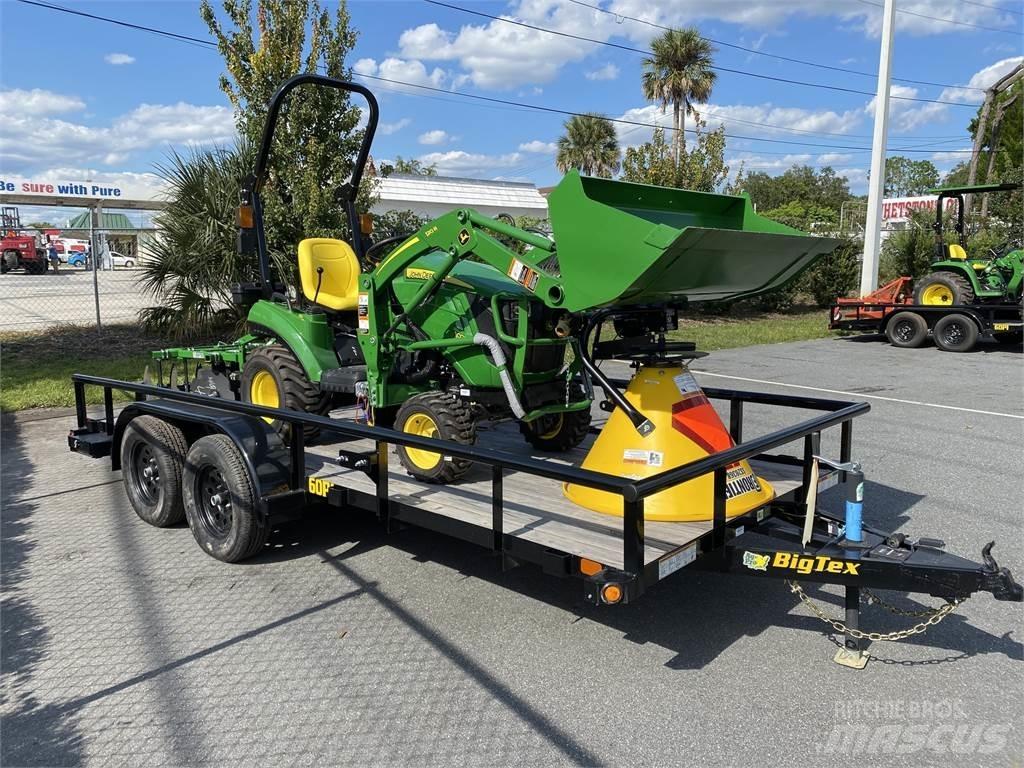 John Deere 1023E Tractoare compacte