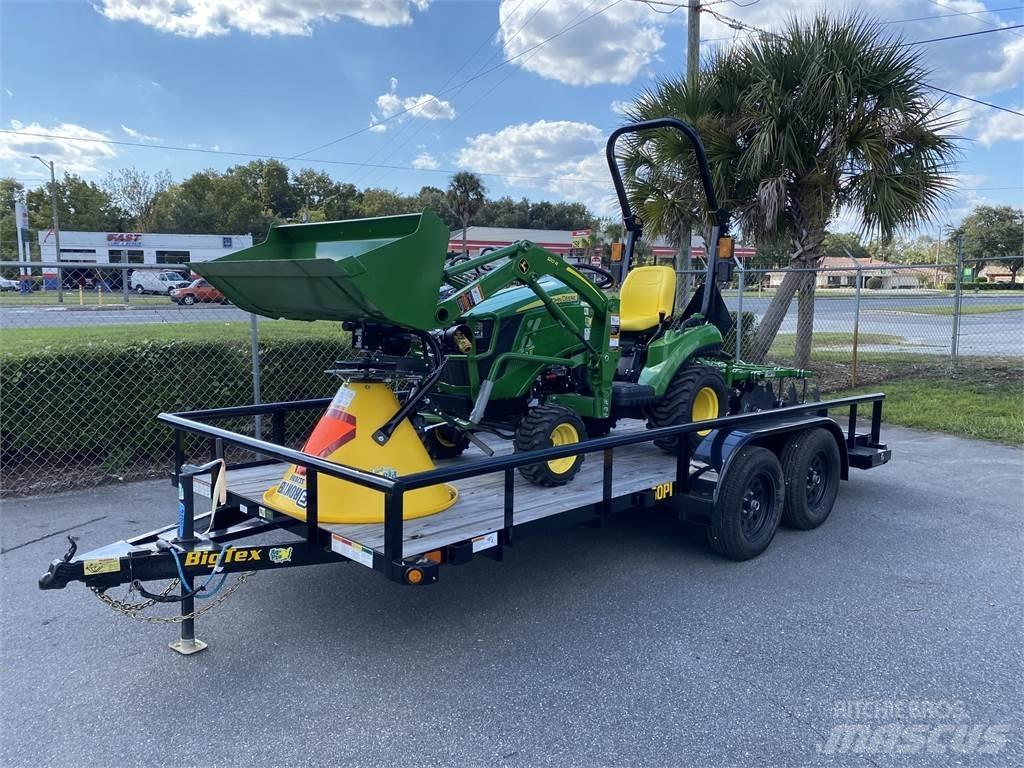 John Deere 1023E Tractoare compacte
