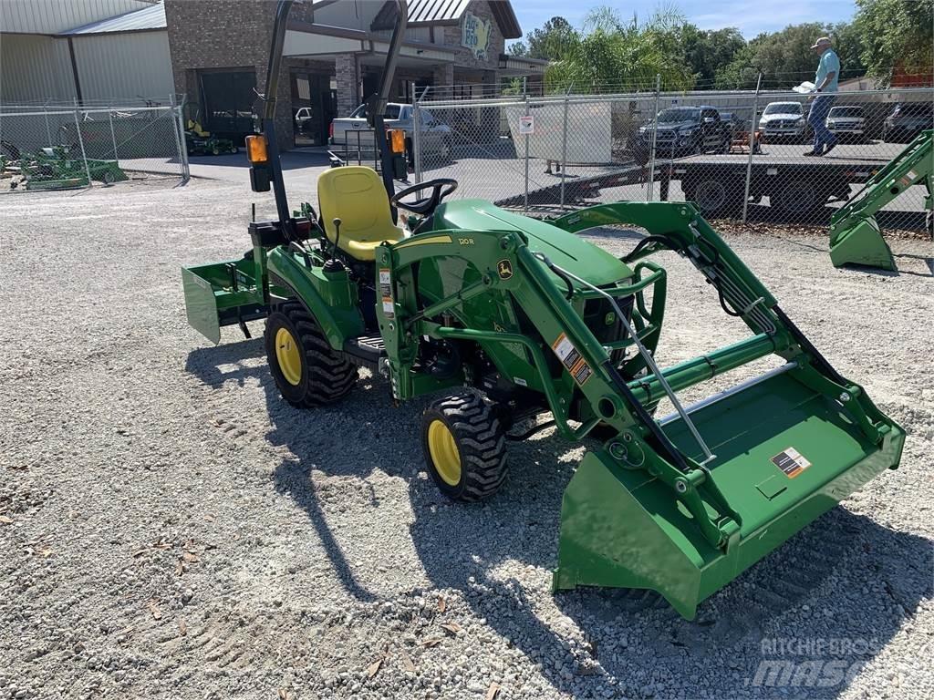 John Deere 1023E Tractoare compacte