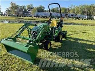 John Deere 1023E Tractoare compacte