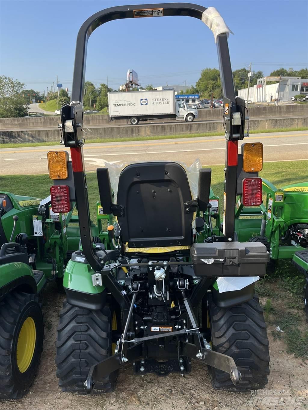 John Deere 1025R Tractoare compacte