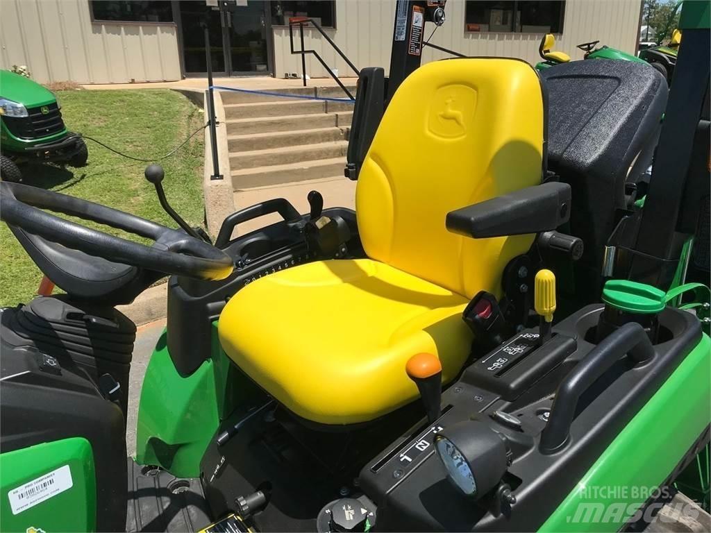 John Deere 2025R Tractoare compacte