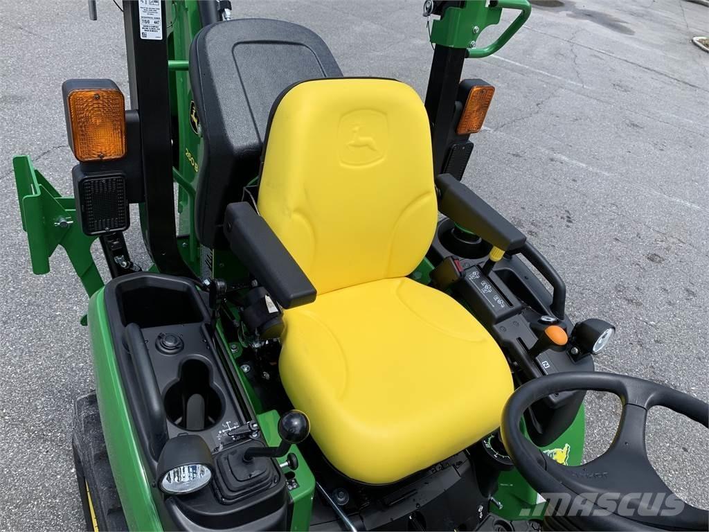 John Deere 2025R Tractoare compacte