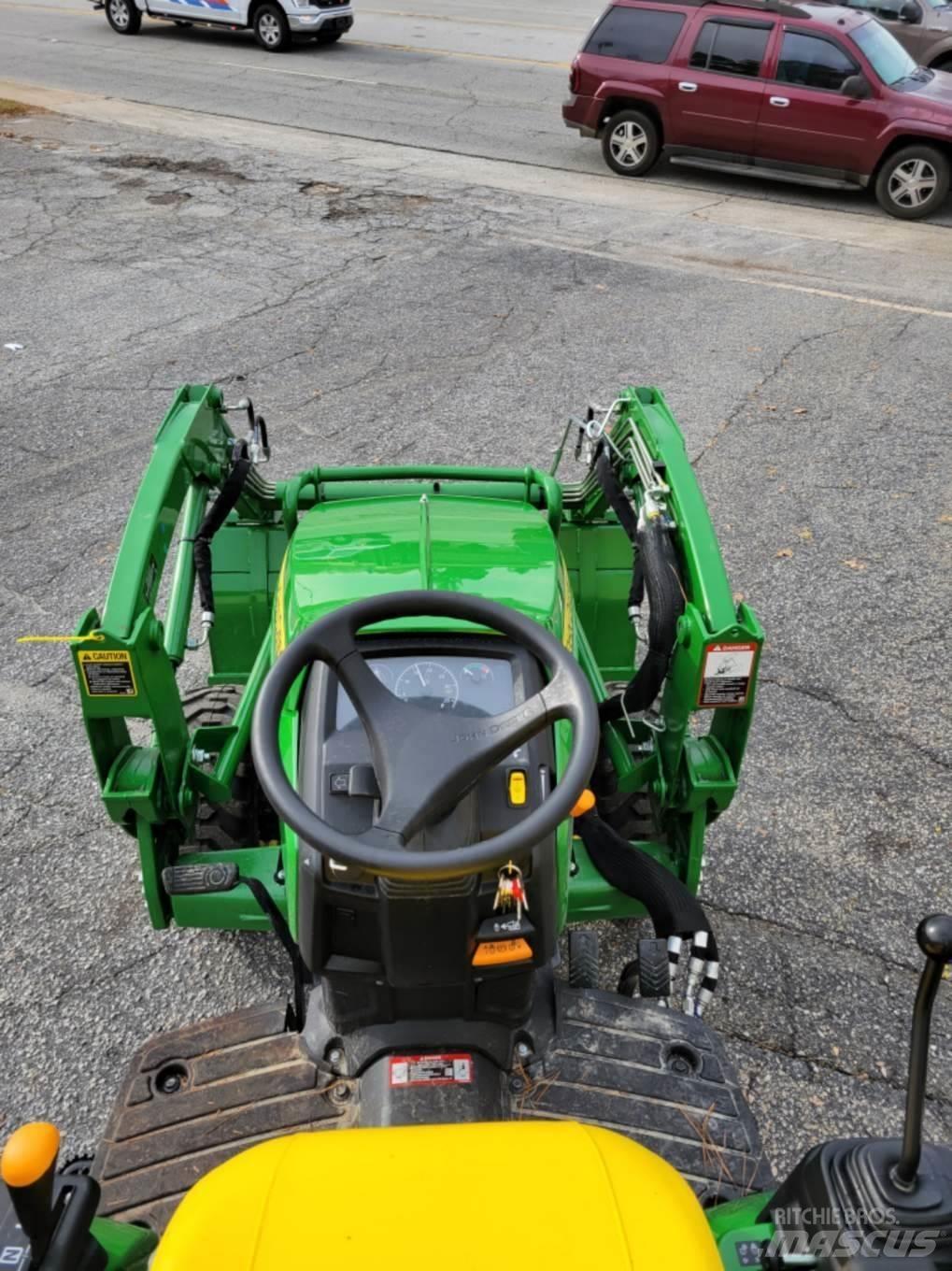 John Deere 2025R Tractoare compacte