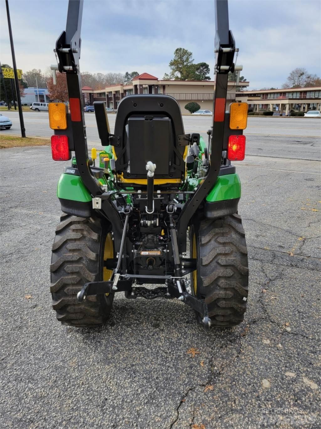 John Deere 2025R Tractoare compacte