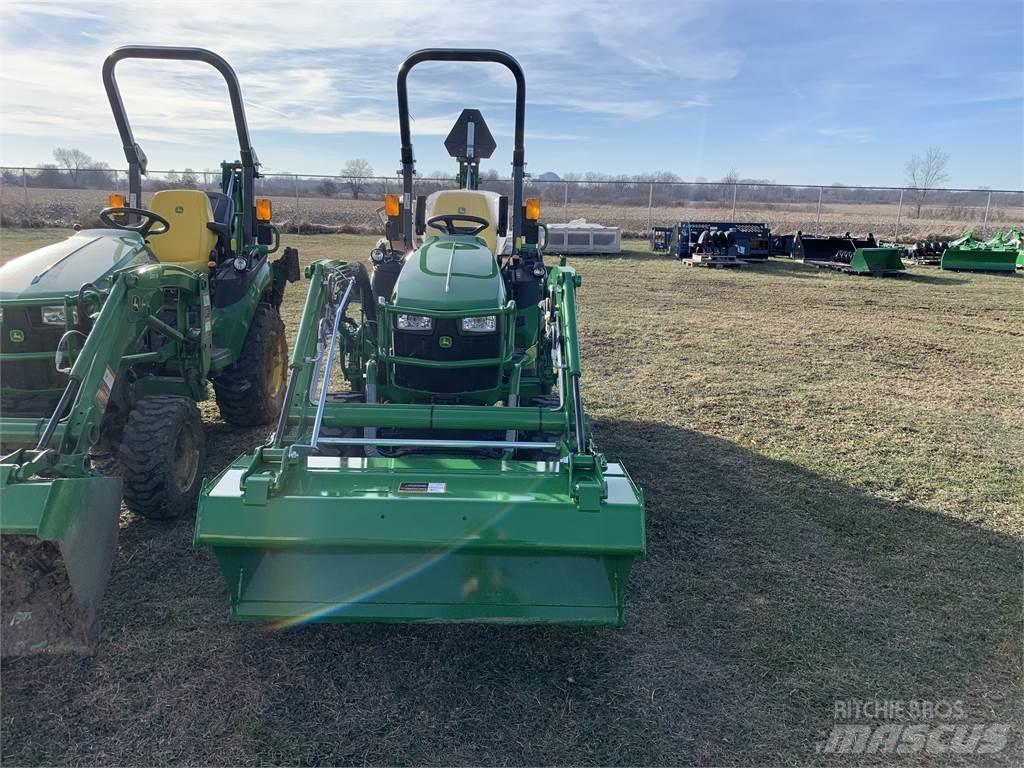 John Deere 2025R Tractoare compacte
