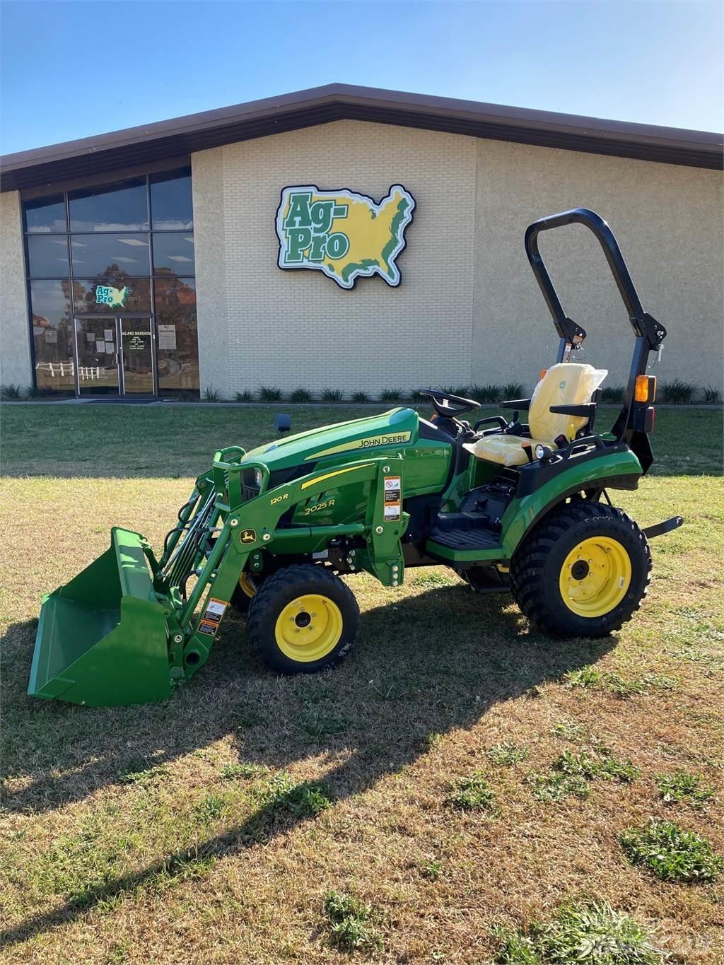 John Deere 2025R Tractoare compacte