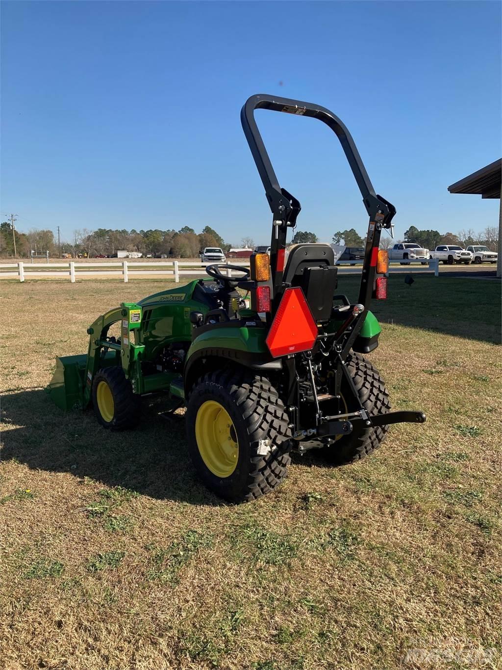 John Deere 2025R Tractoare compacte