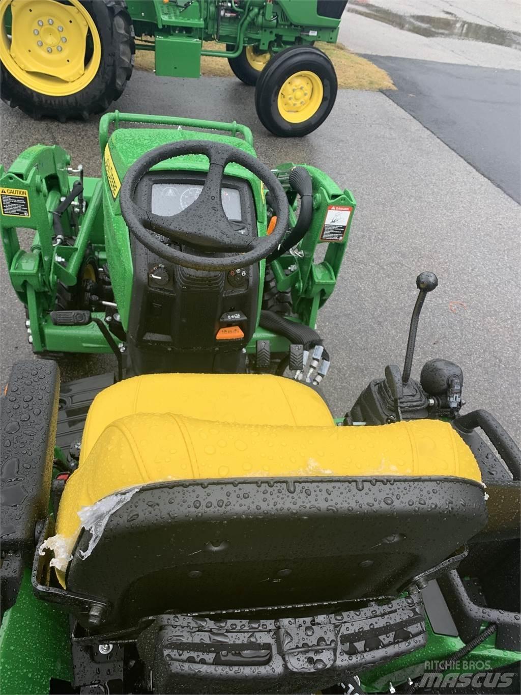 John Deere 2025R Tractoare compacte